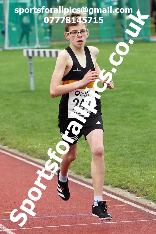 800 metres, NECAA Open Meeting, Morpeth, Sunday, October 18th. David T. Hewitson/Sports for All Pics